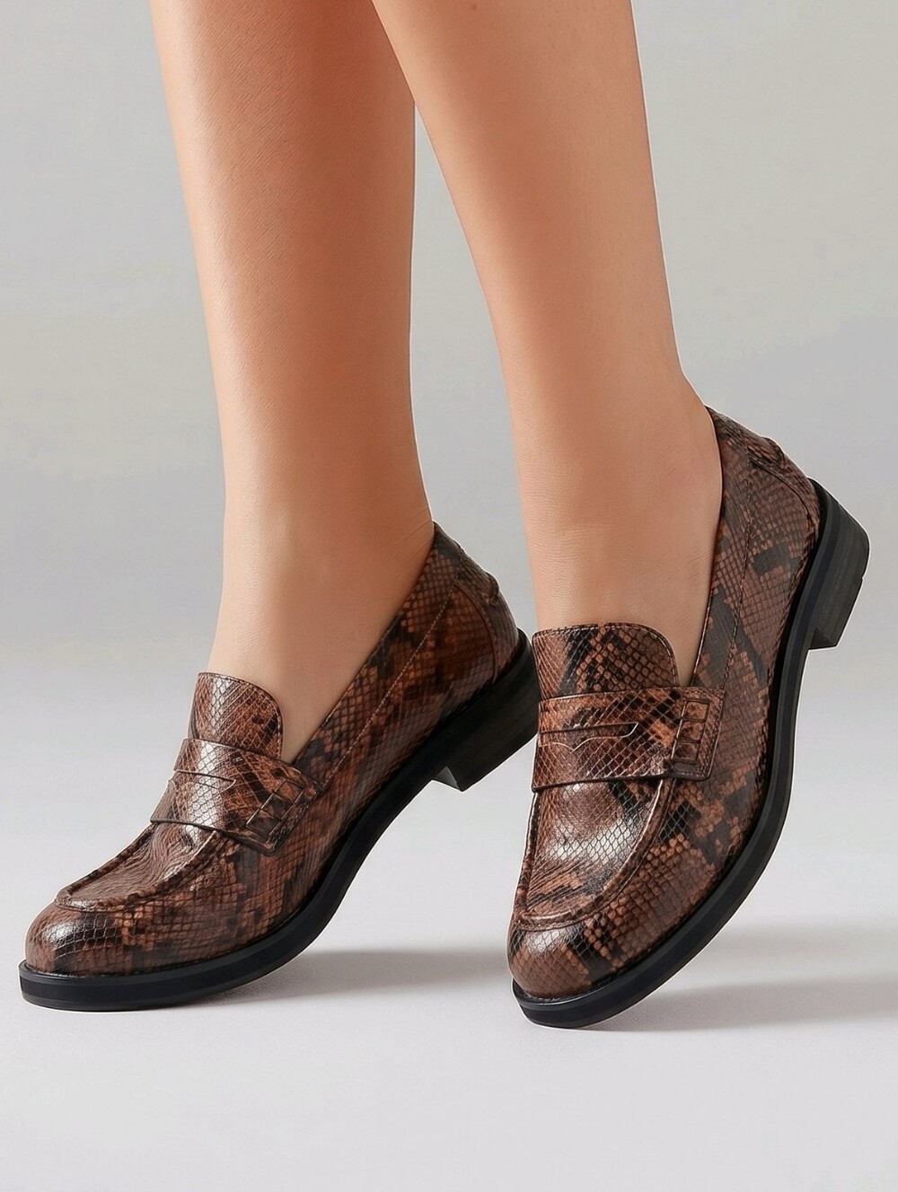 Cushionaire Elegant Snakeskin Loafers